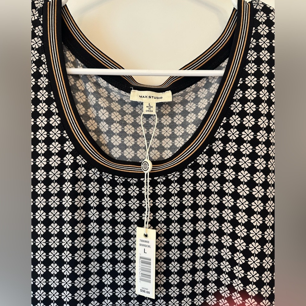 Max Studio Black and White Sleeveless Blouse